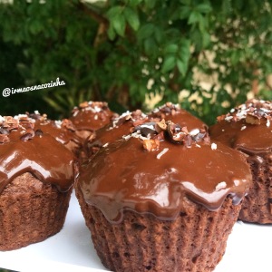 Cupcake de chocolate com coco